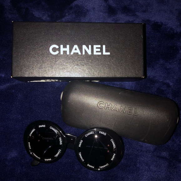 Authentic Chanel Vintage Round Sunglasses "Chanel Paris" Black w/White Text - Picture 3 of 10